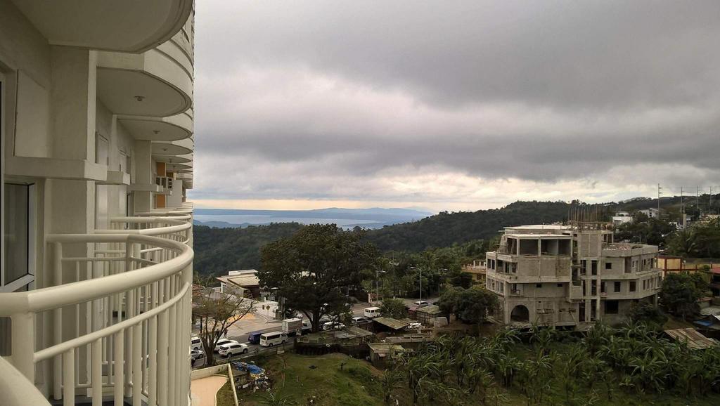 Mary'S Crib Cityland Prime Tagaytay With Free Wifi & Swimming Tagaytay City Eksteriør bilde