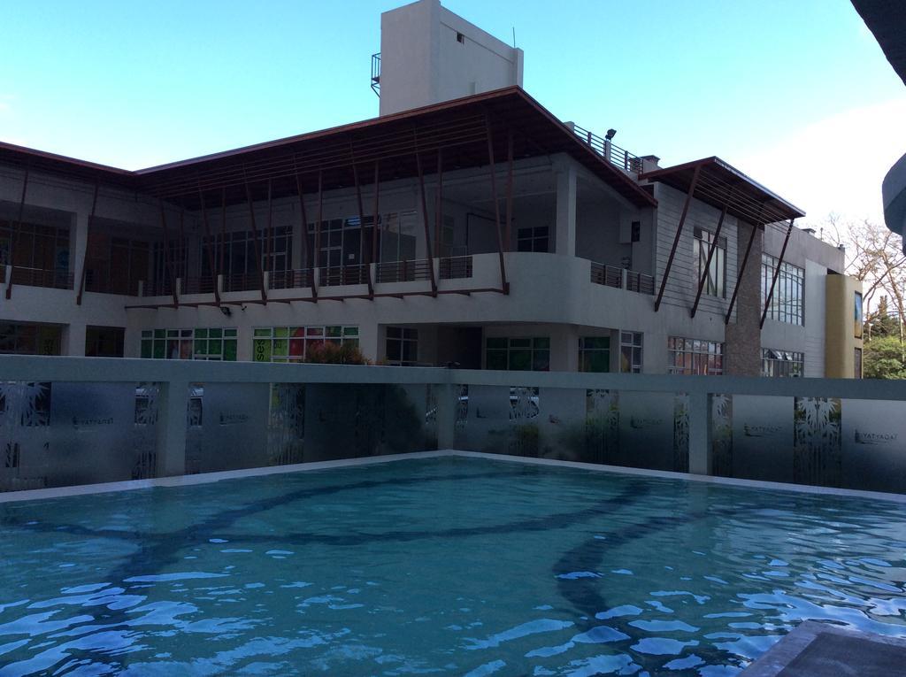 Mary'S Crib Cityland Prime Tagaytay With Free Wifi & Swimming Tagaytay City Eksteriør bilde